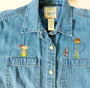 Chambray Cat, Birdbath & Birdhouse Button‎ Down Shirt size Small
